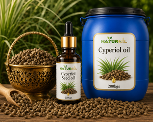 Huile essentielle de Cypriol disponible en forme liquide pour les soins de la peau et des cheveux. Disponible en conditionnements de 25 kg et 100 kg. - Product Image 1