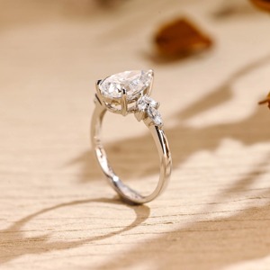Anillo de Compromiso con Diamante Sintético Corte Marquesa para Mujer, Oro Sólido de 14K con Baño de Rodio, Estilo Clásico, Certificado IGI, Ajustable - Product Image 4