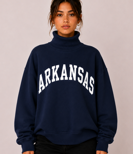 Pull-over surdimensionné à col montant pour femme, bleu marine, en molleton de coton avec broderie chenille, fabrication OEM d'usine d'Arkansas - Product Image 4