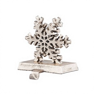 Porte-chaussettes de Noël décoratif en forme de flocon de neige, moderne, en aluminium, écologique, fait à la main, organisateur de chaussettes, décoration de table, décoration de la maison - Product Image 1