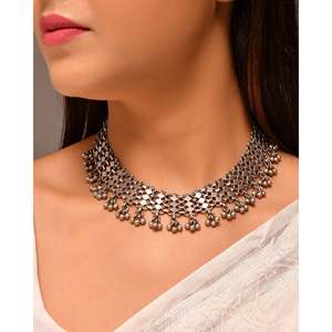 Collier en argent Meera Jaipur Girik avec perles - Accessoire élégant et stylé - Product Image 2