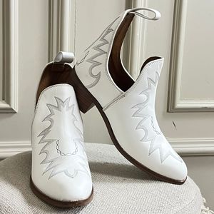 2024 nouveaux chaussons en cuir véritable personnalisés Cowgirl Western porter pour les femmes Western bottines Cowgirl bottes bout pointu chaussons - Product Image 4