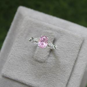 Anillo de Compromiso Vintage de Plata de Ley 925 Chapado en Oro de 18K con Zafiro Rosa de Corte Ovalado Certificado por IGI, Piedra de Nacimiento de Septiembre - Product Image 1