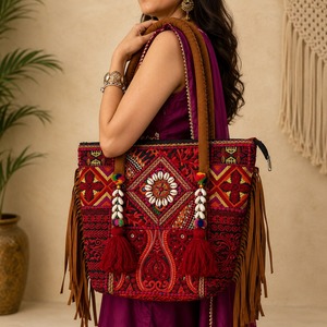 Bolso de Mano de Macramé Único para Mujer, Bolso Tote de Cordón de Algodón Tejido a Mano con Estilo Bohemio - Product Image 1