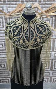 Cape d'épaule élégante style strass et perles avec broderie complexe et franges longues, veste de mariage - Product Image 3