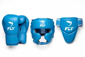 Ensemble de boxe de qualité supérieure de couleur orange avec logo personnalisé, fabriqué en cuir véritable avec lacets à boucles et crochets antidérapants pour le Muay Thai - Product Image 6