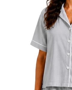 Ensemble de pyjama pour femmes personnalisé gris clair, manches courtes, boutonné, vêtements de nuit doux et respirants, vêtements de détente décontractés pour l'été - Product Image 4