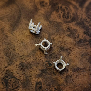 Anillo de compromiso solitario con engaste de 4 garras de 5 mm en plata reciclada para diamantes cultivados en laboratorio, proveedor mayorista - Product Image 4