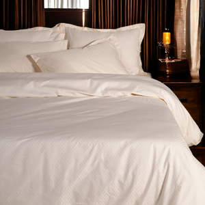 Ensemble de draps blancs crème classiques avec taies d'oreiller douces, literie confortable et durable pour une chambre élégante, confort et style. - Product Image 6