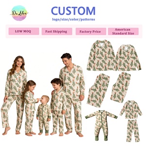 Conjunto de Pijamas Navideños con Botones, Pijamas Familiares con Diseño Personalizado, Ropa de Dormir de Bambú - Product Image 1