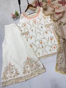 EXCLUSIVO SALWAR KAMEEZ DE DISEÑADOR MODERNO CON BORDADO DE LENTEJUELAS EN CHINON PARA FIESTAS/BODAS, DE SECADO RÁPIDO, FATEMA FASHION PLazzo - Product Image 4