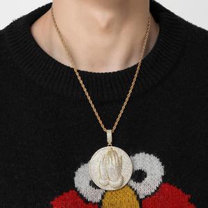 Collier pendentif mains en prière religieuses, plaqué or, style hip-hop, avec diamants et chaîne torsadée – Cadeau idéal – Meilleures ventes - Product Image 4