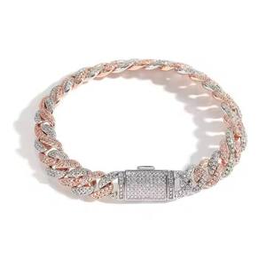 Bracelet cubain en moissanite avec logo personnalisé, style hip-hop, plaqué or 18 carats, disponible au meilleur prix, directement de l'usine. - Product Image 1