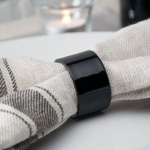 Elegantes Anillos para Servilletas de Metal con un Diseño Moderno y Minimalista y un Acabado Mate Elegante, Perfectos para una Decoración de Mesa con Estilo - Product Image 4
