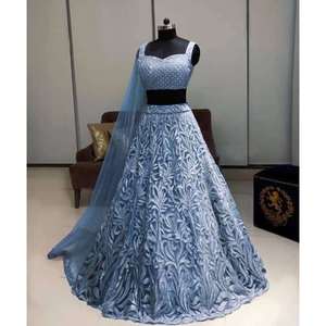 LEHENGA CHOLI con DISEÑO DE BORDADO EN RED DESLUMBRANTE y DUPATTA GRIS para Mujer, Hecho en India - Product Image 1