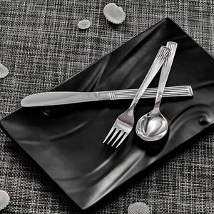 Ensemble de couverts élégants en acier inoxydable, finition polie miroir, durable, résistant à la rouille, pour la famille au quotidien - Product Image 3