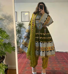 ชุดเดรสสตรีแบบดั้งเดิมสไตล์อัฟกานบาลูชิ งานปักมือสุดหรูหรา ประดับกระจกและด้ายปักอย่างประณีต - Product Image 3