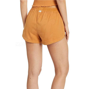 Shorts Ligeros y Transpirables para Mujer con Estampados Florales Tropicales Vibrantes, Ropa de Playa Informal, Suaves y de Secado Rápido - Product Image 3