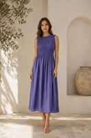 Robe longue plissée violette en coton 100% tissé, sans manches, avec buste froncé, coupe ajustée, style bohème, pour la plage et les vacances