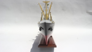 Modèle de paquebot en bois Pachamac fait main - Maquette de navire de croisière vintage pour la décoration de la maison ou du bureau - Product Image 4