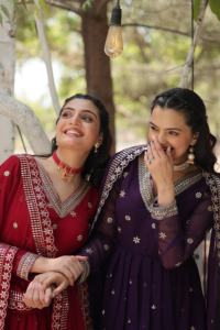 ชุดเดรสแขนยาวปักลายสำหรับผู้หญิงและผู้ชาย - Product Image 2