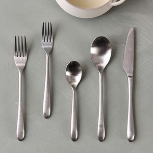 Ensemble de couverts en métal Regal, ustensiles de table durables en acier inoxydable pour les repas en famille - Product Image 2