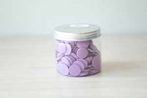 Chocolate Compuesto a Granel al por Mayor, Ingredientes para Panadería y Confitería, HALAL OEM/ODM, Botones de Chocolate con Arándanos, Precio Especial - Product Image 2