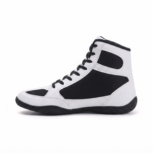Bottes de lutte professionnelles légères et personnalisées avec logo, et baskets d'entraînement pour sports de combat - Product Image 3