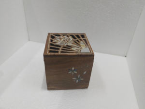 Quemador de incienso Bakhoor de madera con incrustaciones, Mabkhara árabe, quemador de Oud Bakhoor, decoración para el hogar con fragancia. - Product Image 4