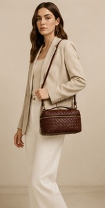 Premium Woven Leather Fashion <b>Vanity</b> <b>Bag</b> for Women Luxury Mini Shoulder Handbag Elegant Crossbody Purse OEM Autumn/Winter/Spring - Product Image 4