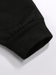 Chándal negro con capucha para niños, manga larga, color sólido, informal, holgado, para otoño, con bolsillos laterales y cintura elástica - Product Image 4
