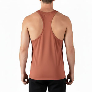 Débardeur Stringer Haute Performance pour Homme en Tissu Tricoté 100% Polyester Doux, Idéal pour la Course, l'Entraînement et les Tenues Décontractées, Logo Avant - Product Image 1