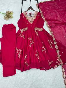 Vestido de georgette sintético con bordado de diseñador y pantalón, y dupatta de georgette sintético, completamente cosido, listo para usar. - Product Image 6