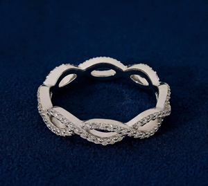 แหวนเพชรเลี้ยงในห้องปฏิบัติการทรงอินฟินิตี้ ทอง 14K แหวนแต่งงาน/หมั้น สามารถสวมซ้อนกันได้ 0.50 กะรัต - Product Image 3