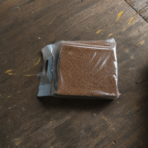 Bloc de fibre de coco (Coir) 5KG à faible EC, 100% Néem pressé à froid pour la nutrition du sol et des plantes - Product Image 4