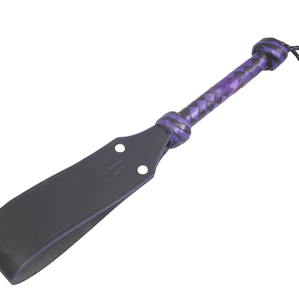 Fouet en cuir avec poignée à motif diamant violet et noir et anse de maintien - Product Image 3