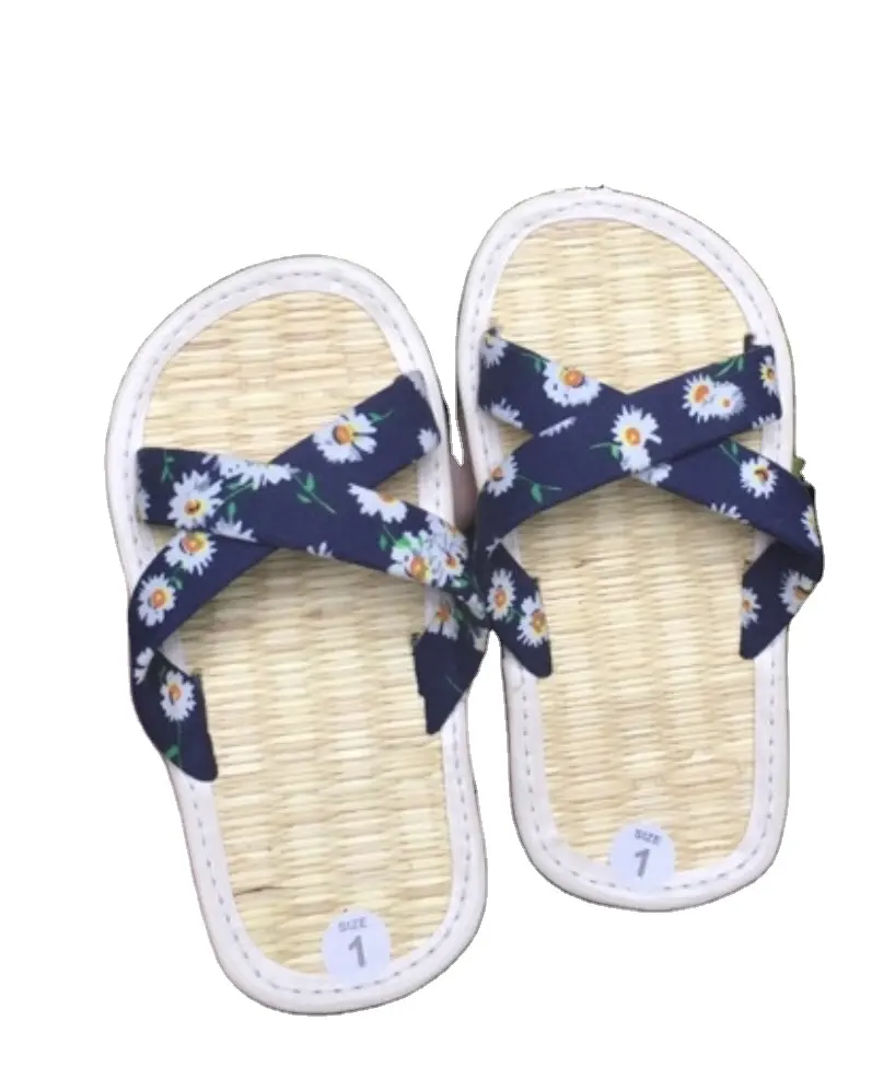 Fabricación de pantuflas de juncia para niños y damas/sandalias de pantuflas de algas marinas hechas en Vietnam pantuflas de Interior para calentar los pies