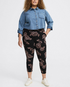 Custom Buttery Soft Printed Women's Capri <b>Leggings</b> <b>with</b> <b>Pockets</b> High Waisted Tummy Control Wrinkle-Resistant Streetwear Fashion - Product Image 6