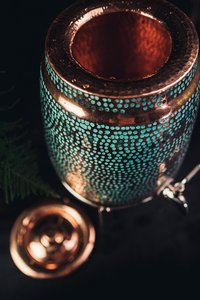 Urne à eau en cuivre faite à la main avec robinet, distributeur de boissons en cuivre pur, récipient à eau traditionnel pour la maison - Product Image 4