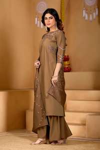 Conjunto de Kurti Anarkali Étnico de Lujo con Bordado Intenso y Dupatta - Product Image 3