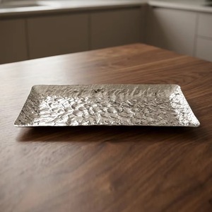 Plateau décoratif rectangulaire martelé argenté, ensemble de 2, en aluminium, plateaux de service en métal - Product Image 4
