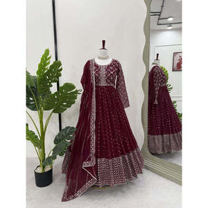 ชุดเดรส Anarkali ผ้าโพลีเอสเตอร์สำหรับงานออกแบบ พร้อมผ้าคลุมไหล่ ไซส์ XL ประดับด้วยงานปักดิ้นและเลื่อม เหมาะสำหรับงานแต่งงาน - Product Image 5
