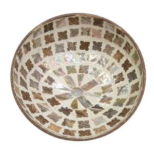 Bol en coquille de noix de coco avec détails sculptés artistiques, matériau éco-responsable, surface polie élégante pour cuisines - Product Image 2