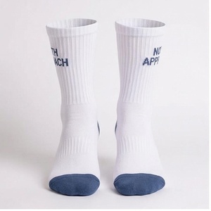 Chaussettes de sport respirantes bleues à motif géométrique pour adultes – Collection Printemps - Product Image 1
