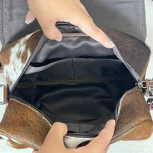 Bolso de fin de semana de cuero de vaca con herramientas manuales de diseñador de alta calidad para mujer y conjuntos combinados de Neceser de maquillaje cruzado de viaje de lujo - Product Image 6