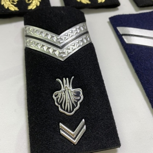 Nuevas Pliegas de Hombro Personalizadas para Uniformes, Epaulettes Ceremoniales de Piloto de Aerolínea, Rangos de Hombro Bordados en Tela de Lona - Product Image 4