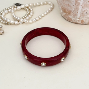 กำไลข้อมือเรซิ่นสีเบอร์กันดี SOFIYA CRAFT ดีไซน์ดอกไม้ประดับขอบสีทอง สไตล์ทันสมัย พร้อมคริสตัลตกแต่ง - Product Image 1
