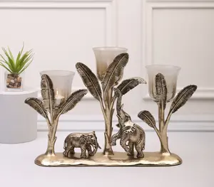 Porte-bougie en métal et verre réfléchissant de haute qualité améliore la luminosité des bougies, créant une lueur apaisante et relaxante. - Product Image 1