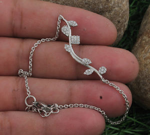 สร้อยคอจี้เงินแท้ 925 ชุบแพลตตินัม สไตล์วินเทจ ดีไซน์สวยงาม ประดับด้วยเพชร CZ สำหรับทุกเพศ พร้อมสายแบบกล่อง ยาว 18 นิ้ว สีขาว เหมาะเป็นของขวัญ - Product Image 2