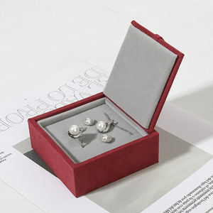 Boîte à bijoux élégante en velours avec rabat, personnalisable avec logo, style simple, forme carrée, pour la Saint-Valentin, pour bagues et boucles d'oreilles, vente en gros - Product Image 4